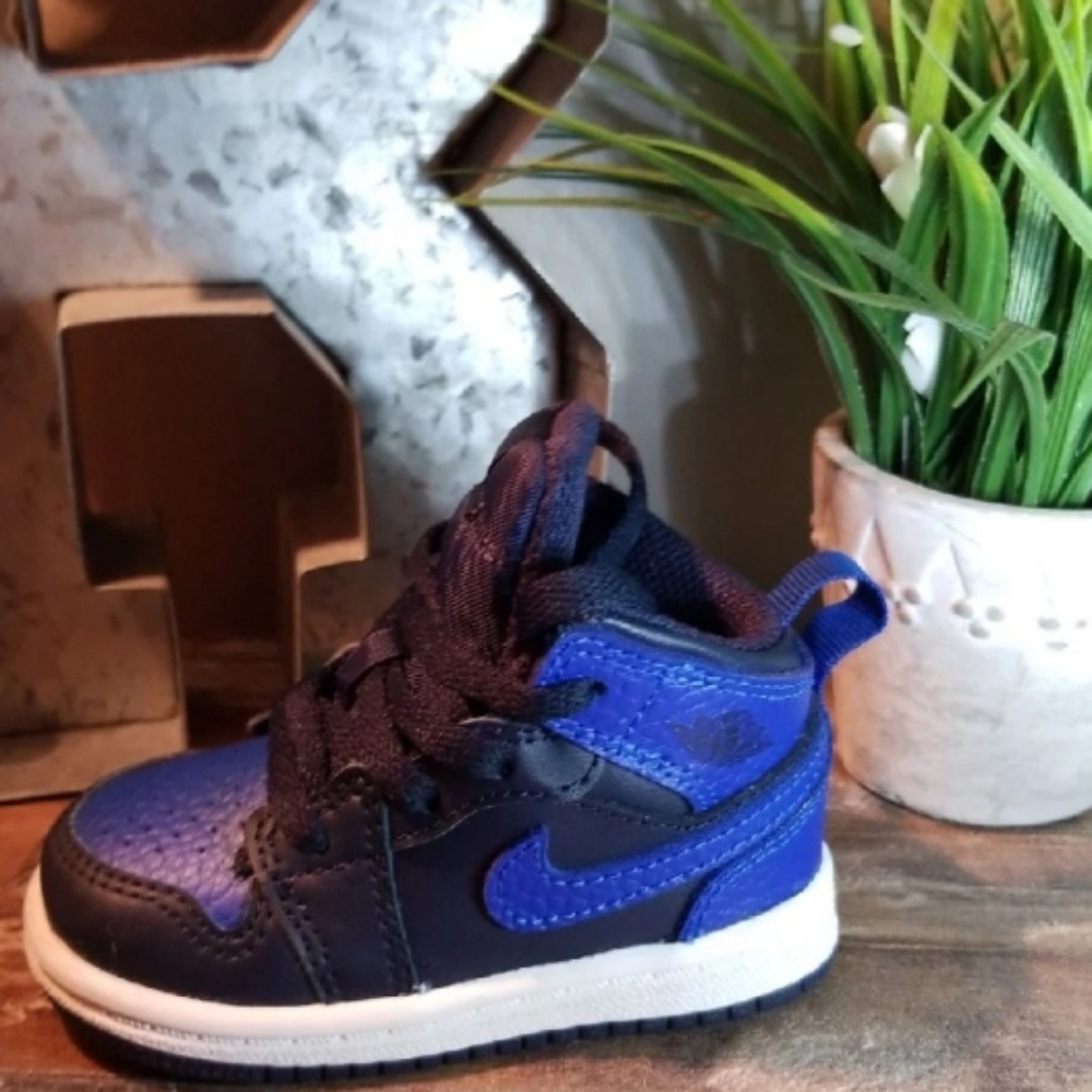 toddler shoes jordan 1's ( size 4c )